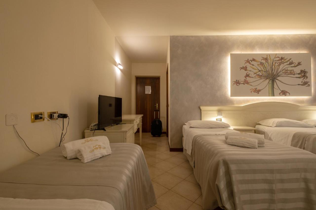 Hotel San Lorenzo Pozzolengo Bagian luar foto